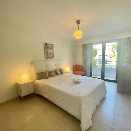 Luxurious Two Bedrooms With Terrace