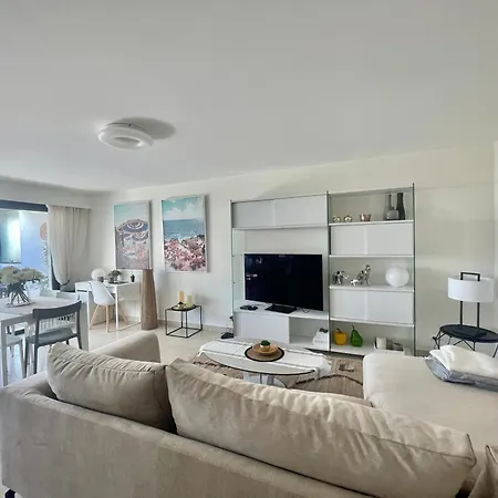 Διαμέρισμα Luxurious Two Bedrooms With Terrace *